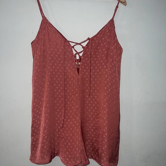 Show me your mumu rebel rompers sangria silky dots in pink size med - Picture 4 of 9